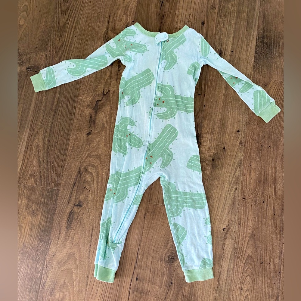 Carter’s 3T cactus pajamas, one piece footless, unisex - Picture 1 of 4